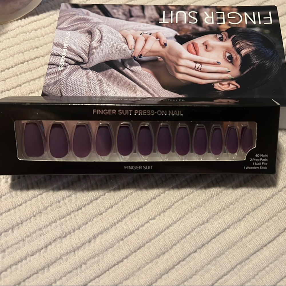 Finger Suit Purple Press-On Nails Coffin Style